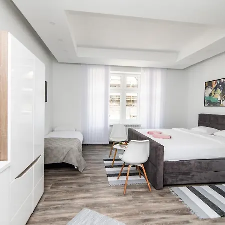 150sqm With 4 Units! Great For Groups