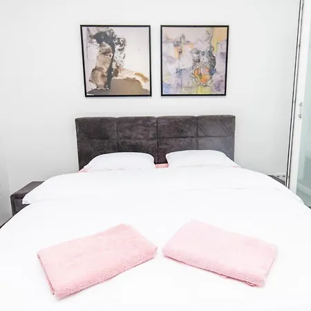 Apartamento 150sqm With 4 Units! Great For Groups Saraievo