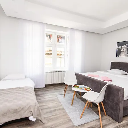 150sqm With 4 Units! Great For Groups *