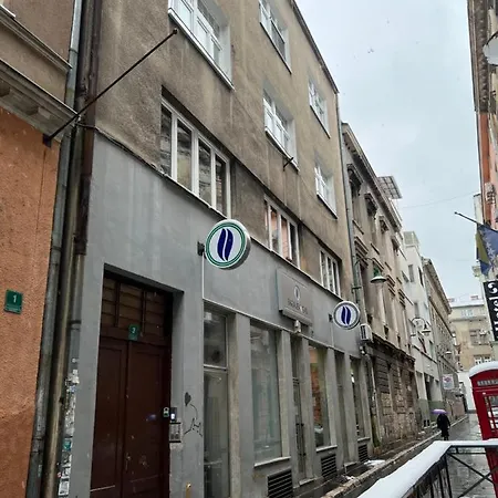 150sqm With 4 Units! Great For Groups *